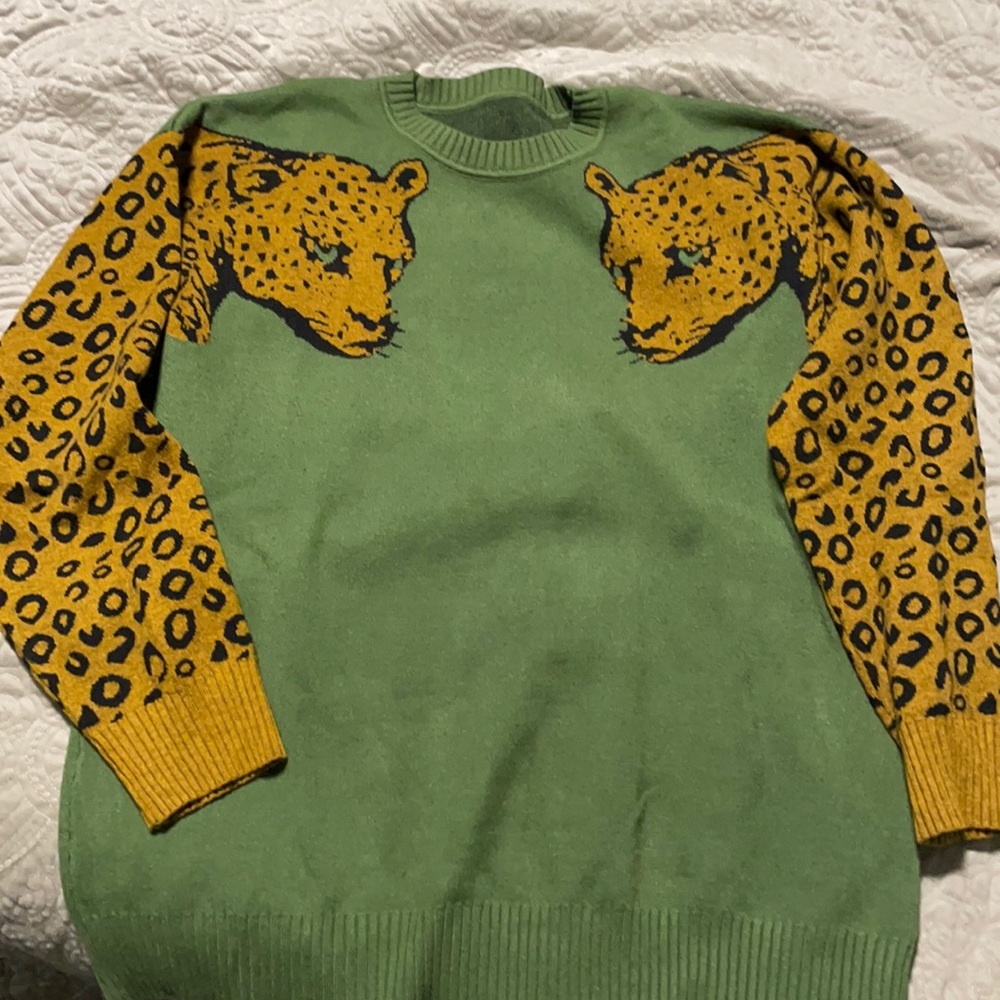 Cheetah sweater - size L